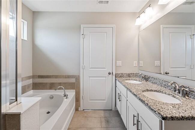 Building Photo - 13831 Farella Aly