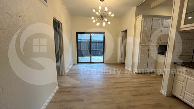 Building Photo - 3701 Leathertop Dr