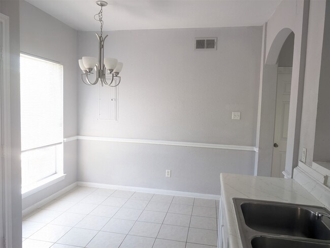 Building Photo - 6289 Wilcrest Dr