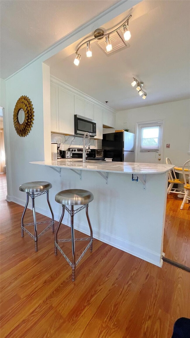 Building Photo - 342 SW 2nd Ave