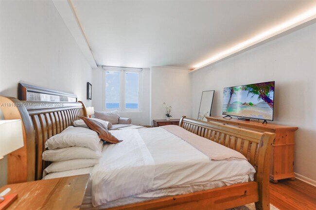 Building Photo - 2301 Collins Ave