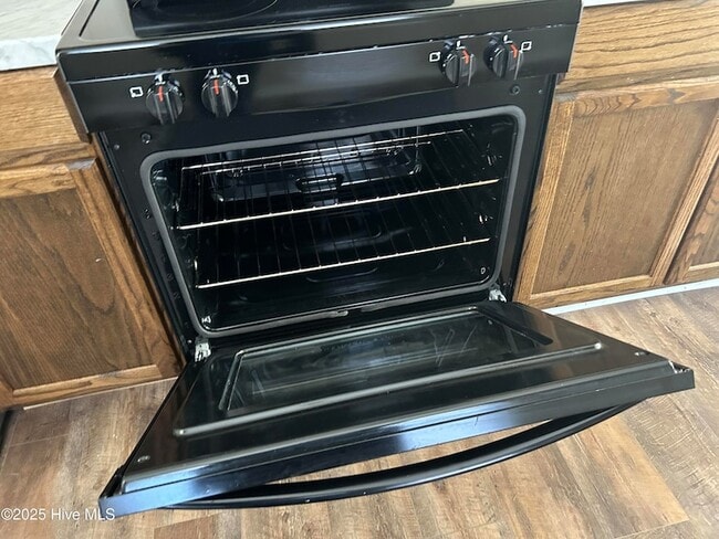 Building Photo - 178 Rosalyn Rd