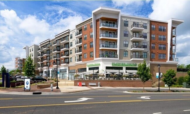 Building Photo - 6400 Blue Stone Rd