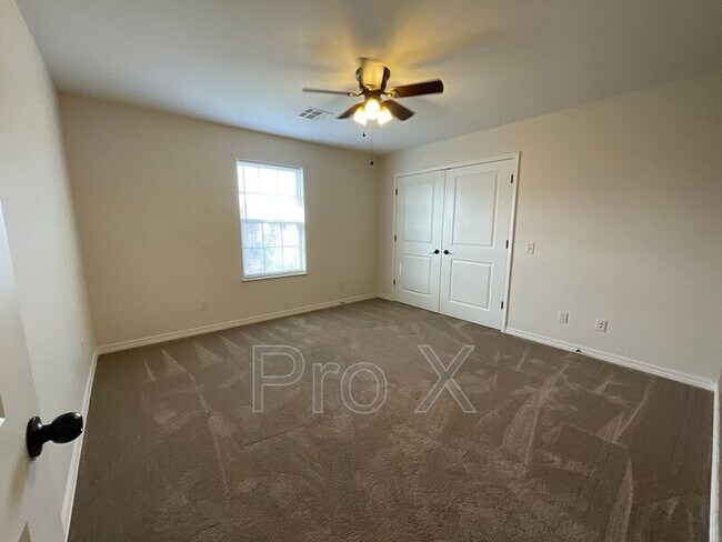 Building Photo - 408 Carson Way