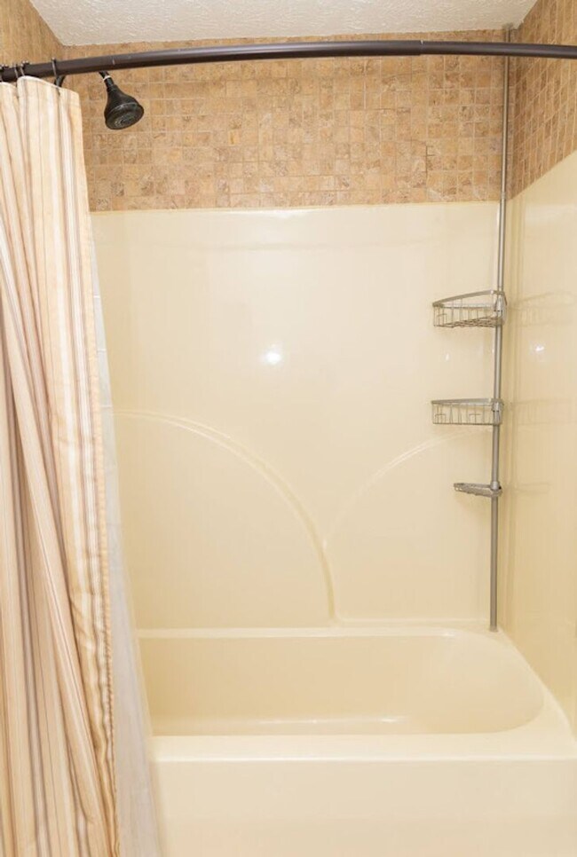 Building Photo - Beautiful!!!! Move in Ready!