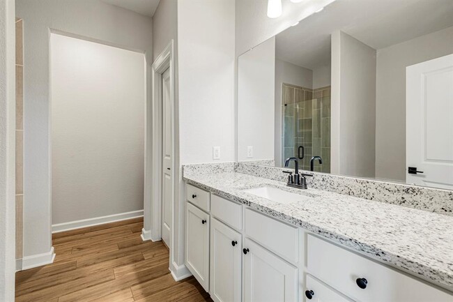 Building Photo - 15667 Honey Cv Dr