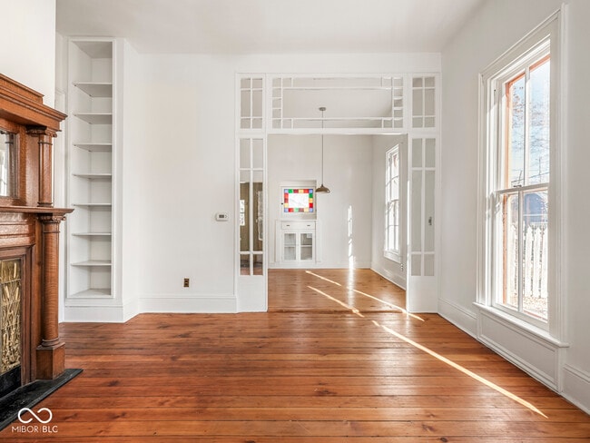 Building Photo - 1118 E St Clair St