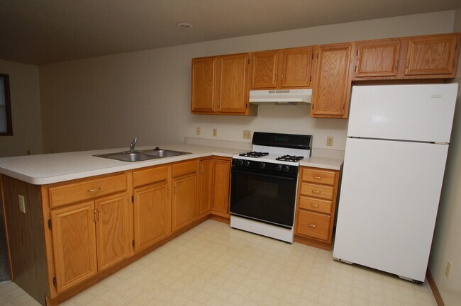 Building Photo - 121 Watertower Ct