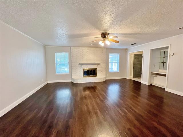 Building Photo - 1915 Wendy St