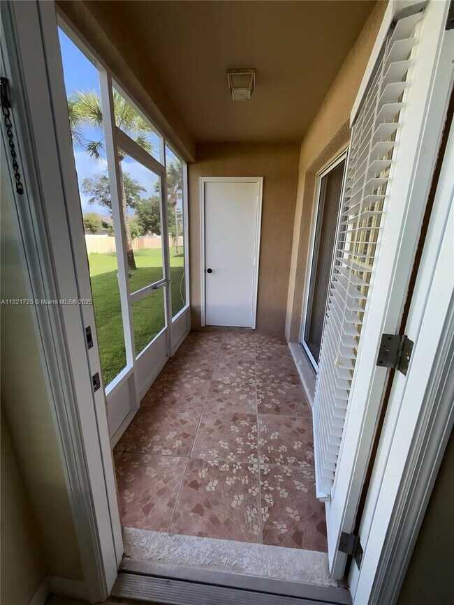 Building Photo - 13427 Fairway Glen Dr