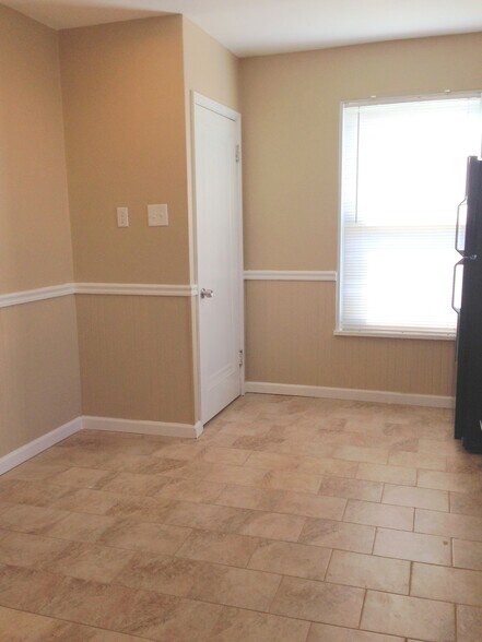 Building Photo - 316 Atlas Dr