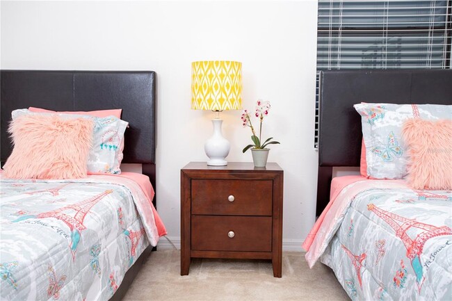 Building Photo - 2606 Rosemont Cir