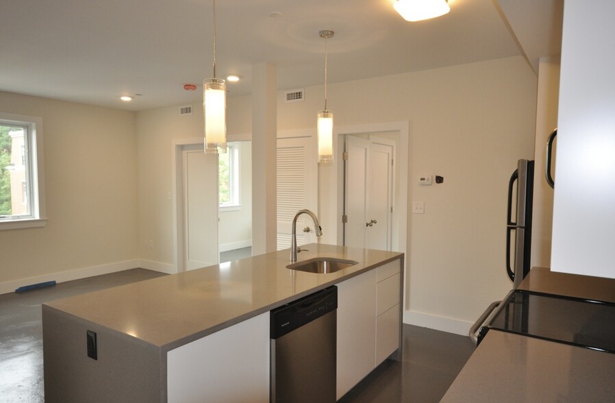 Primary Photo - 50 Dalton St