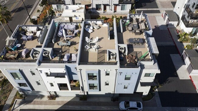 Building Photo - Downtown Oceanside Condo with pool and roo...