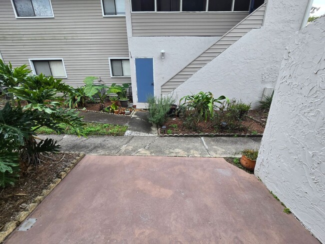 Building Photo - Orlando - 3 Bedroom, 2 Bathroom - $2,295.00