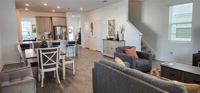 Building Photo - 11406 Listening Dr