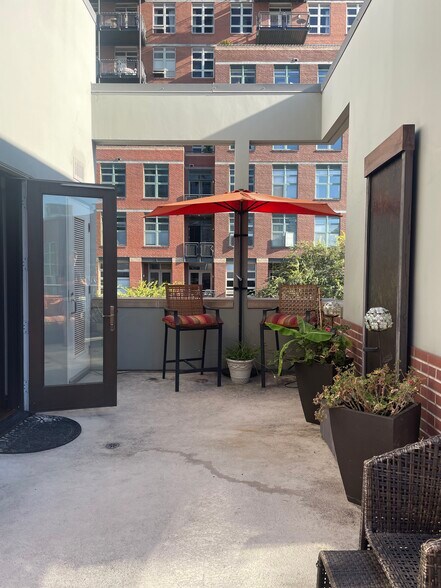 Patio - 820 Island Ave