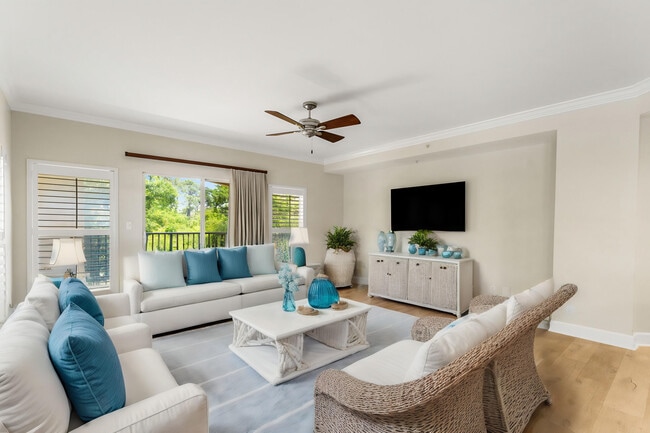 Building Photo - 1732 W County Hwy 30A