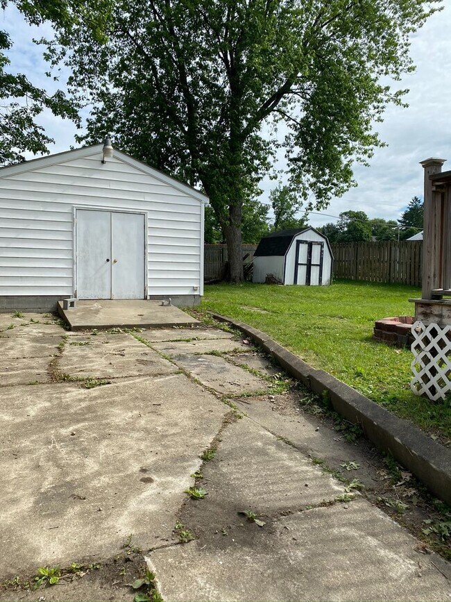 Building Photo - 326 E Liberty St