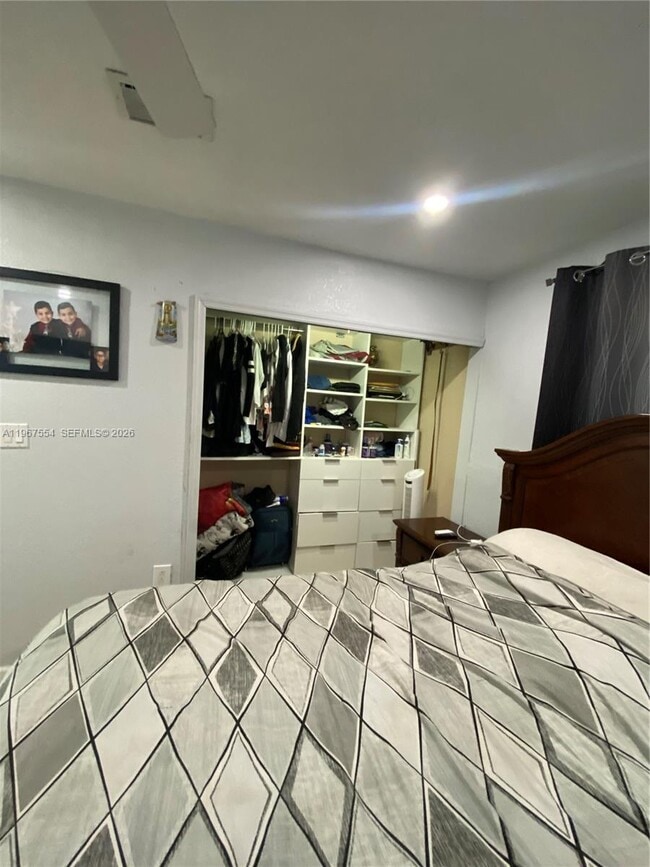 Building Photo - 398 E 56th St