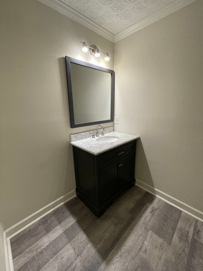 Building Photo - Executive Rental in Horseleg Creek- $3,295