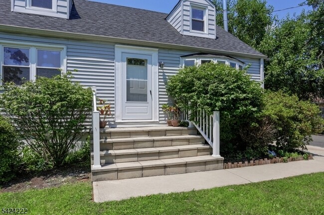 Building Photo - 85 Hollywood Ave