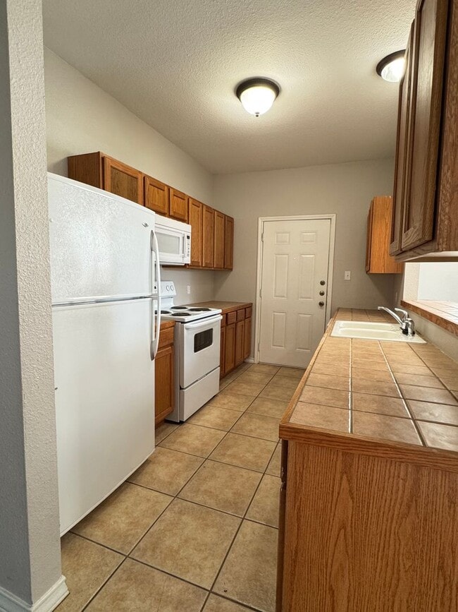 Building Photo - 126 Sandstone Dr
