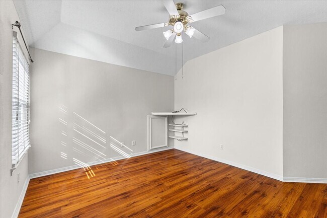 Building Photo - 9406 Laurel Wind Ct