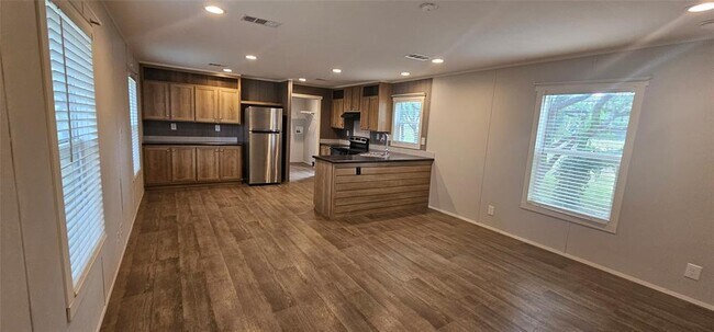 Building Photo - 1000 Glosson Ranch Rd