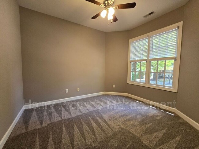 Building Photo - 1624 Legendary Ln