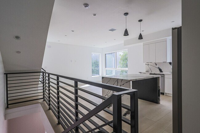 Building Photo - NEW CONSTRUCTION LUXURY 4 BED TOWNHOMES WITH ROOF DECKS