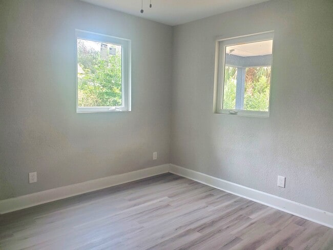 Building Photo - 3471 15th Ave S