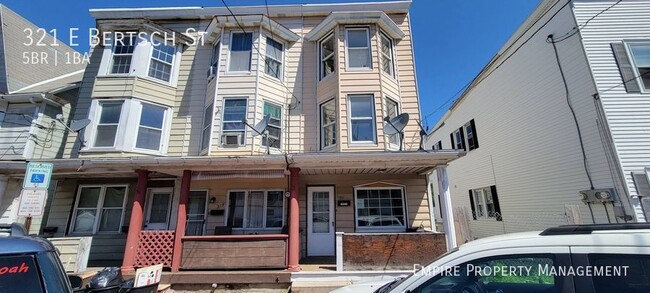 Primary Photo - 5 Bedroom / 1.5 Bath Home in Lansford!