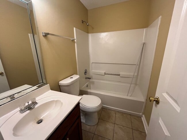 Building Photo - Renovated 3 Bedroom 2 Bath Home for Rent!!