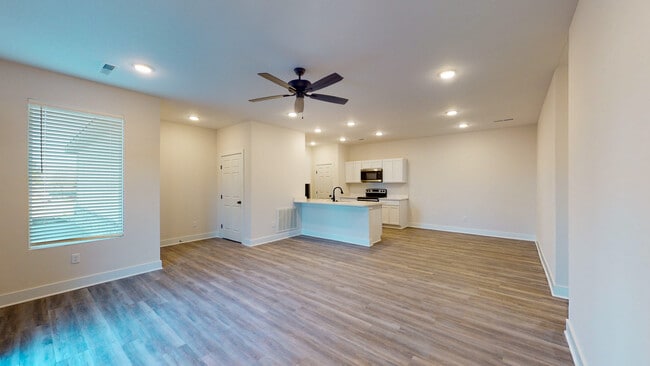 Building Photo - 15656 E 21st Ct N