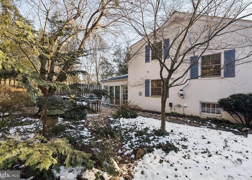 Building Photo - 7713 Cherokee St