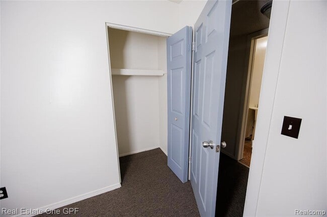 Building Photo - 14960 Alberta Ave