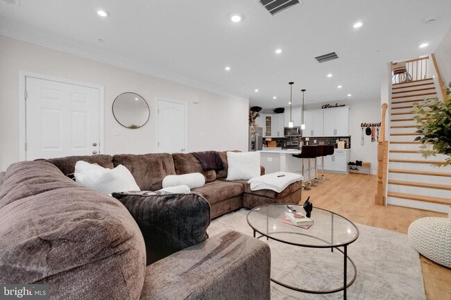 Building Photo - Townhouse in Owings Mills