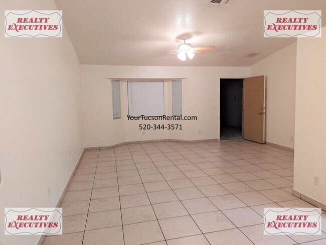 Building Photo - 3/1 with AC and a garage in Midvale Park N...