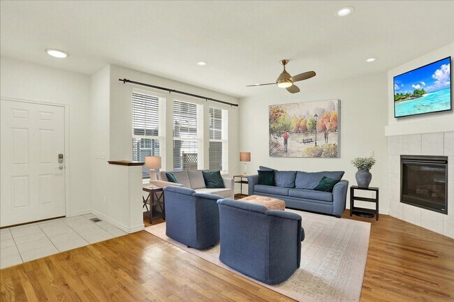 Building Photo - Spacious 3BR Townhome in Littleton