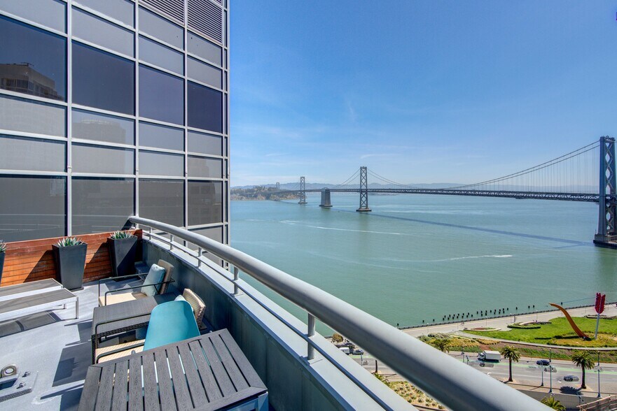 Building Photo - Towers at Rincon