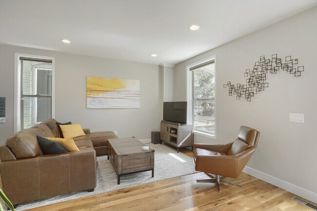 Building Photo - Charming Home in the Baker Neighborhood!
