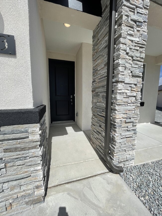 Building Photo - 6713 Delgado Way NE
