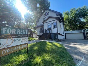Building Photo - 4 Bedroom House Moorhead- AVAILABLE NOW!!