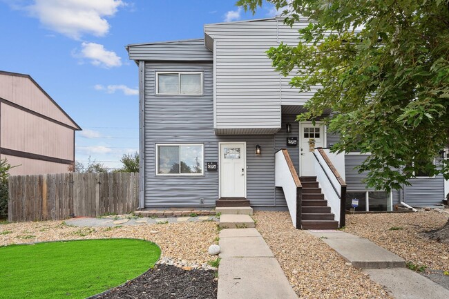 Primary Photo - Newly Remodeled Denver Townhome