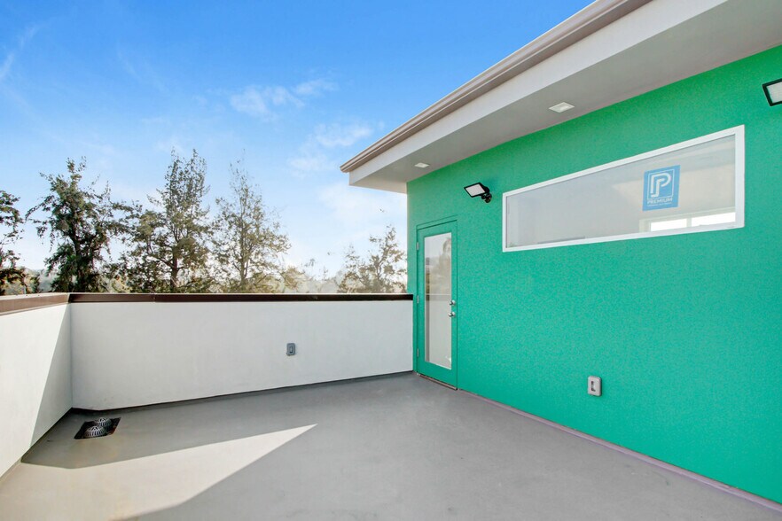 Building Photo - 5407 Huntington Dr N