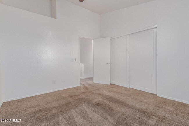 Building Photo - 1600 N Saba St