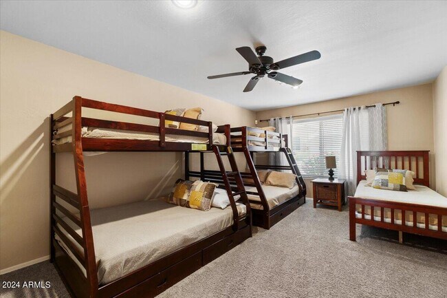Building Photo - 5512 E Campo Bello Dr