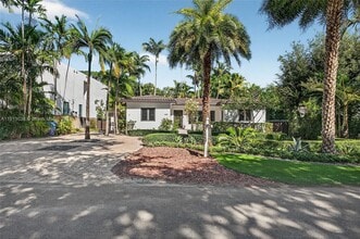 Building Photo - 465 NE 52nd St