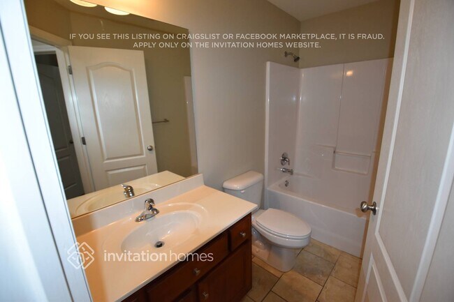 Building Photo - 649 Royal Crest Ct